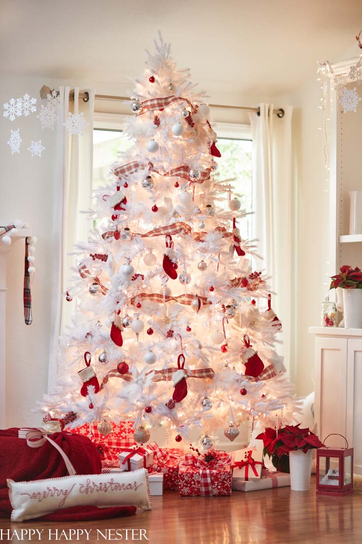 Red and White Christmas Tree - Happy Happy Nester