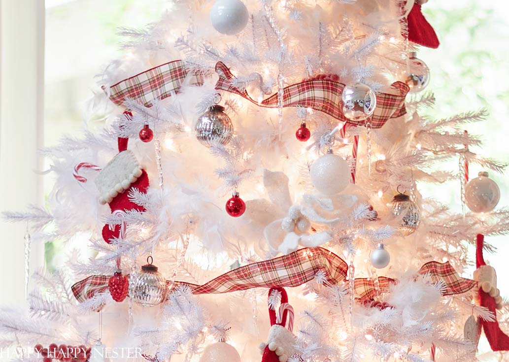 red and white Christmas tree tutorial