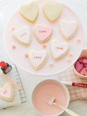 Cute Valentine’s Day sugar cookie icing ideas