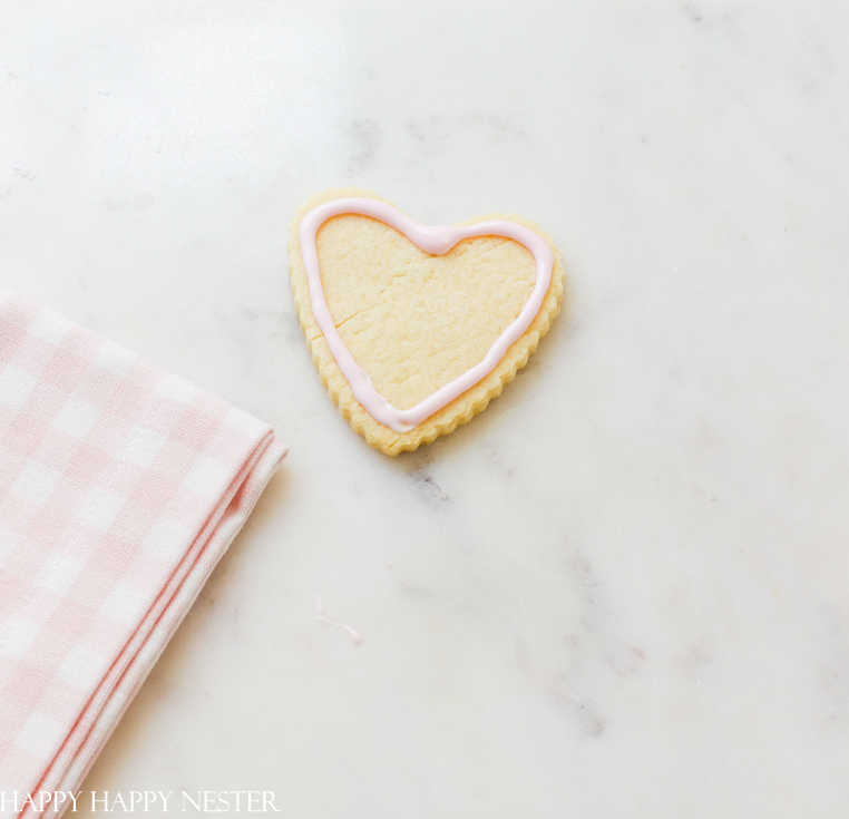 decorating valentines sugar cookie cut outs