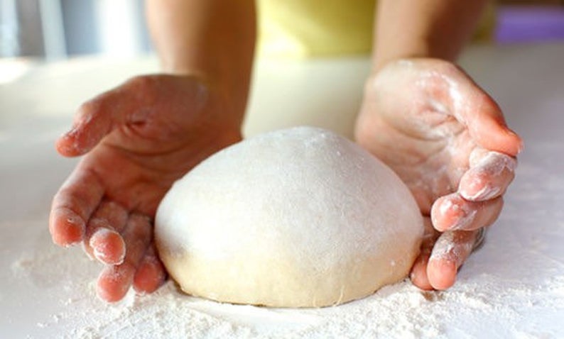 https://happyhappynester.com/wp-content/uploads/2021/01/sourdough-bread-making-kit-final.jpg