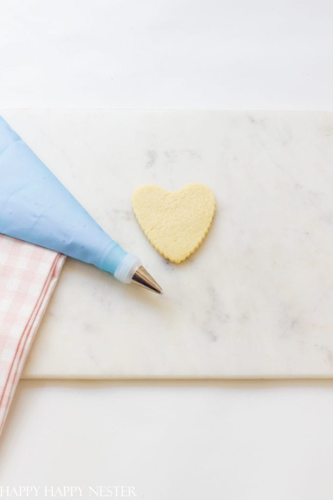 decorating sugar cookies