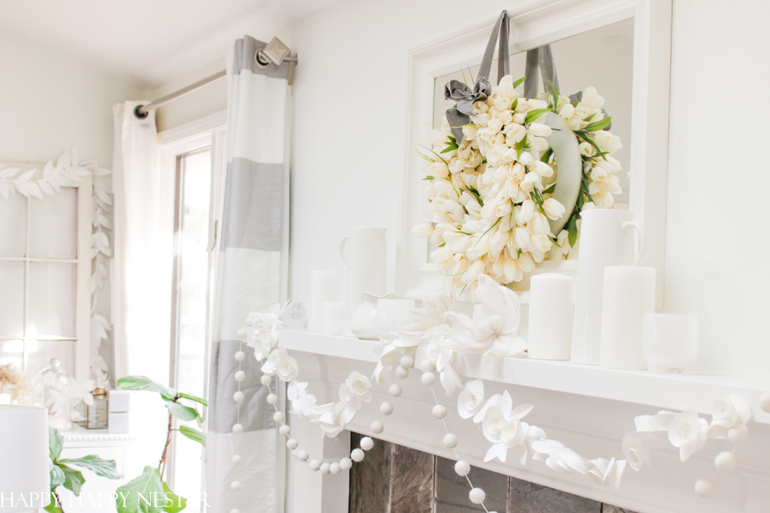 winter decorating ideas with white tulip wreath