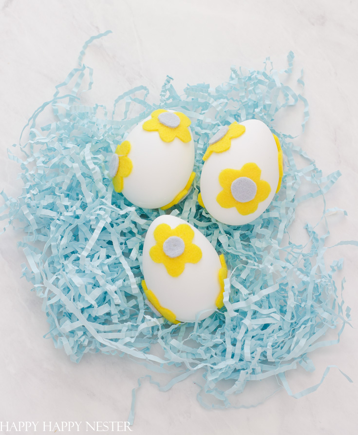 how to decorate Easter eggs without dyeing the eggs.