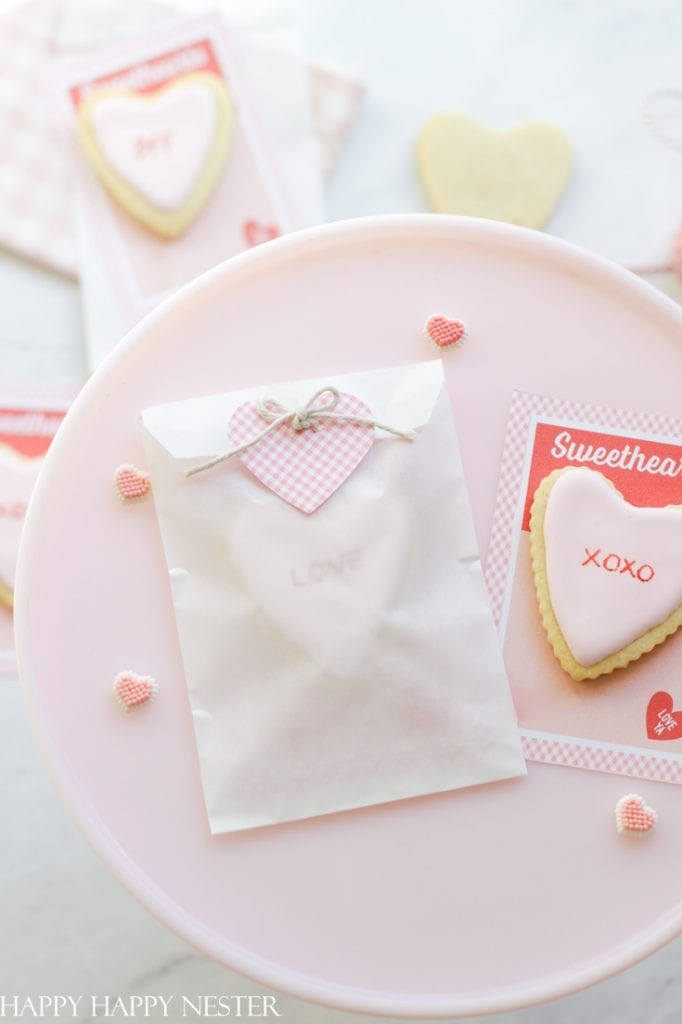 how to make a Valentine's Day card step by step