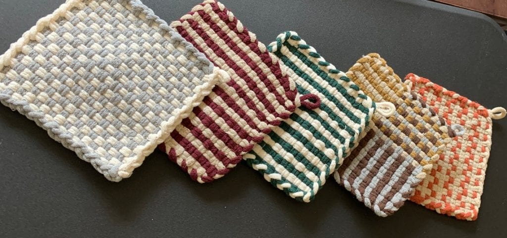 How to Finish a Potholder Loom - Happy Happy Nester