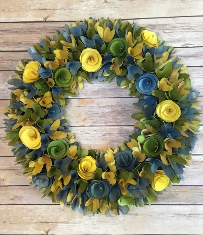 beautiful wood spring wreath