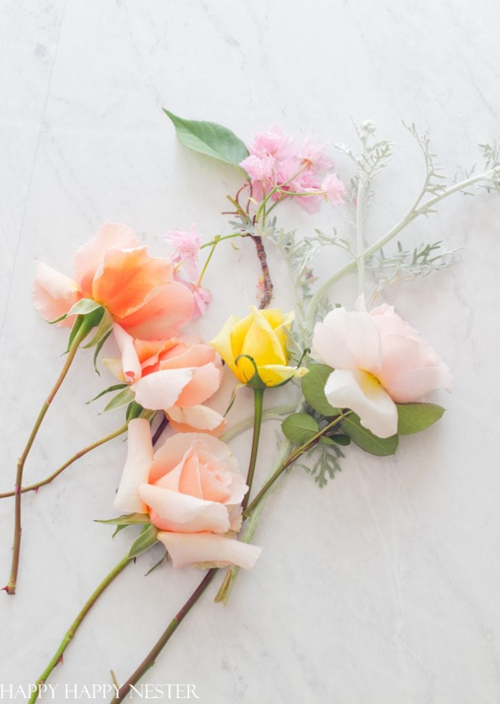 How to Make a Small Bouquet of Flowers - Happy Happy Nester