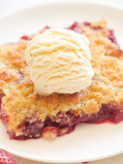 Berry Cobbler Recipe (Easy and Delicious)