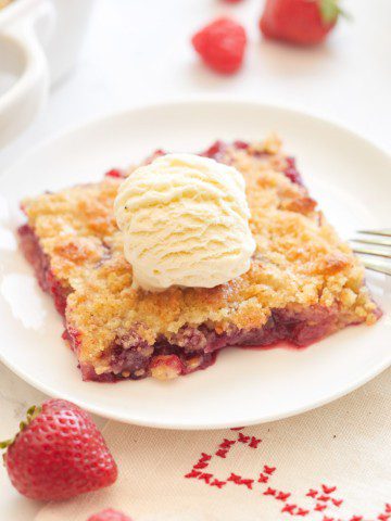 easy berry cobbler recipe