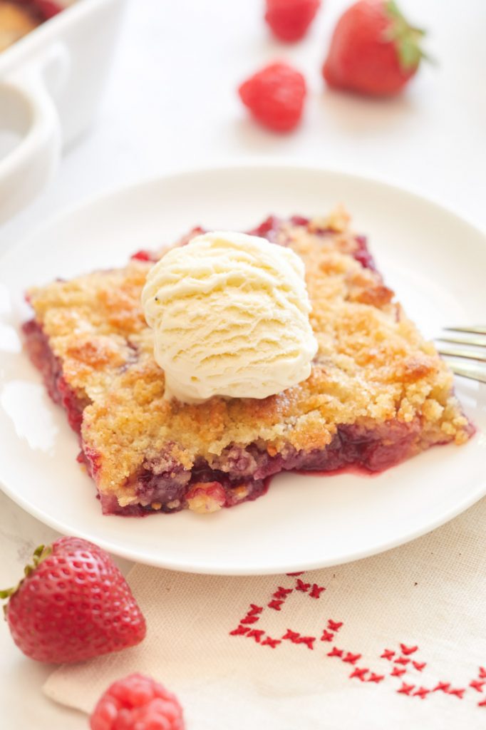 easy berry cobbler recipe