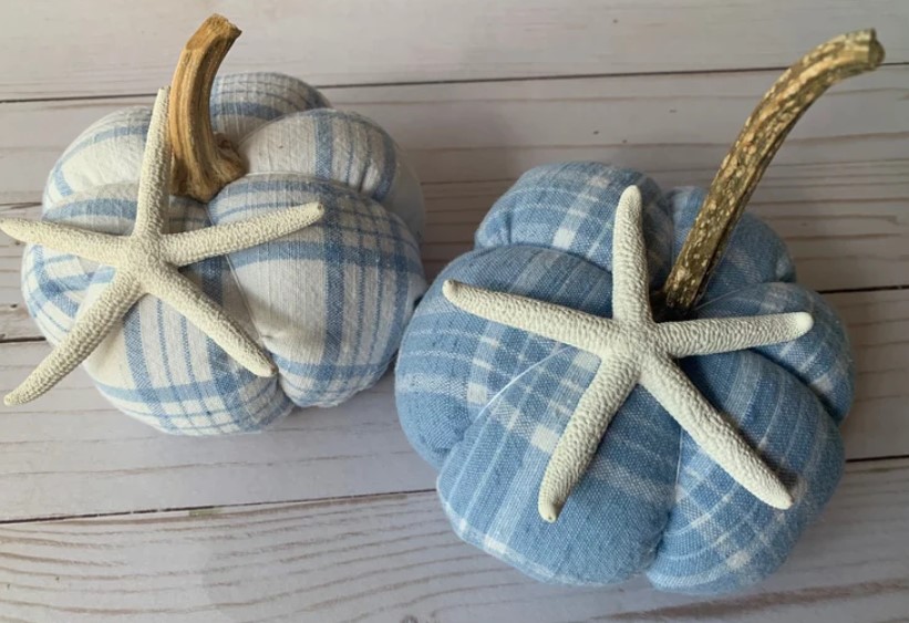 farmhouse pumpkin decor