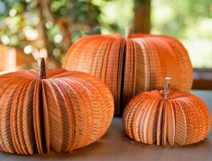 farmhouse pumpkin decor