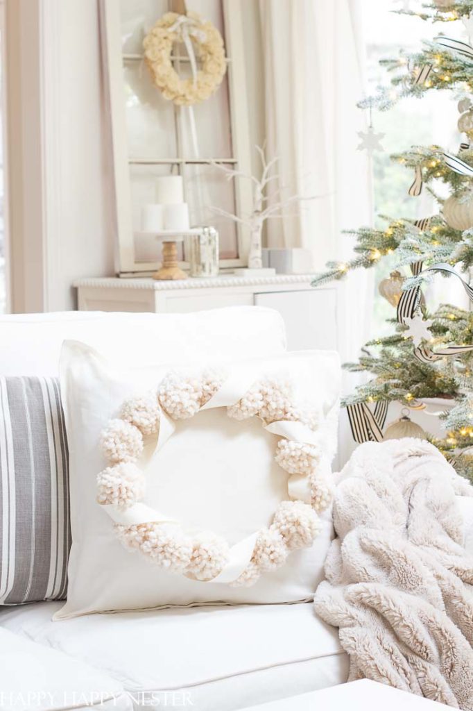 DIY Newlyweds: DIY Home Decorating Ideas & Projects: I'm Dreaming of White  Christmas Decorations