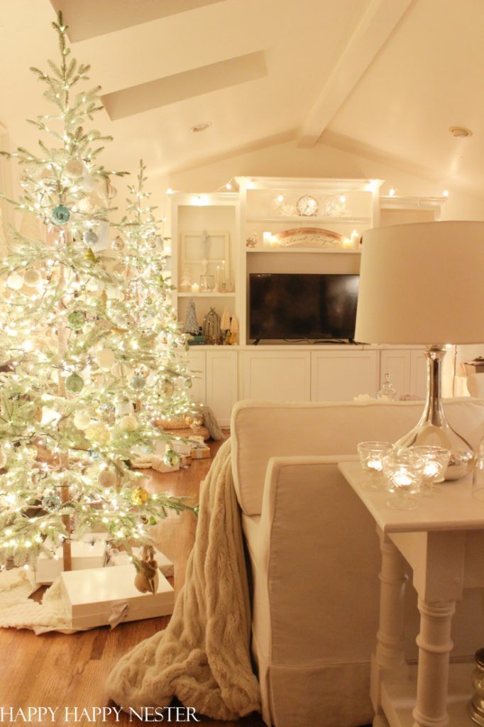 cottage christmas decor