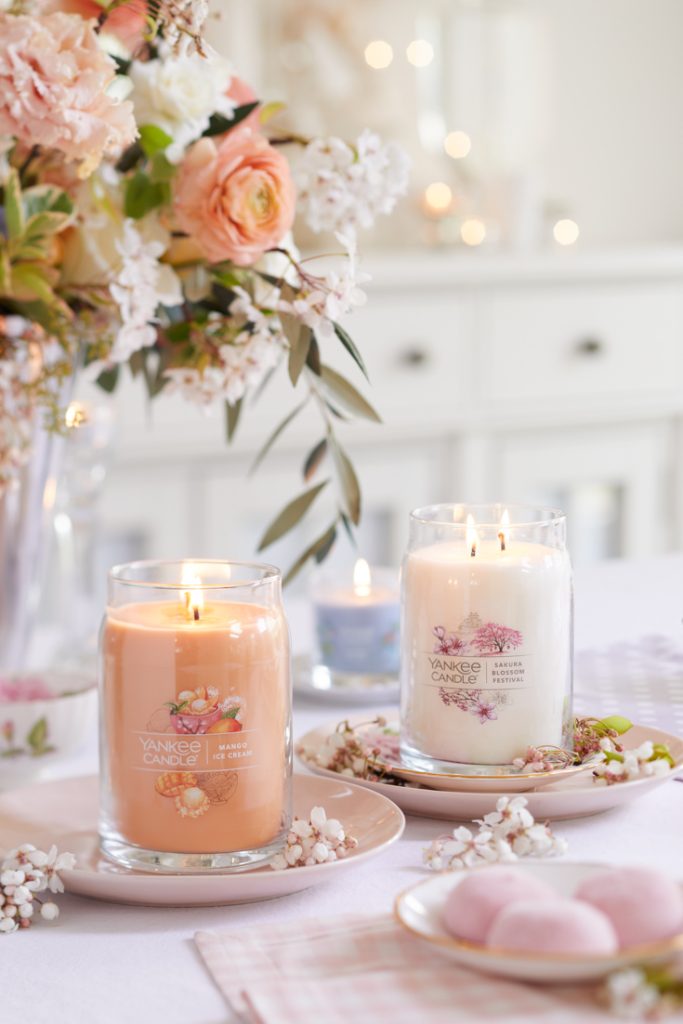 table decorations with candle and flowers