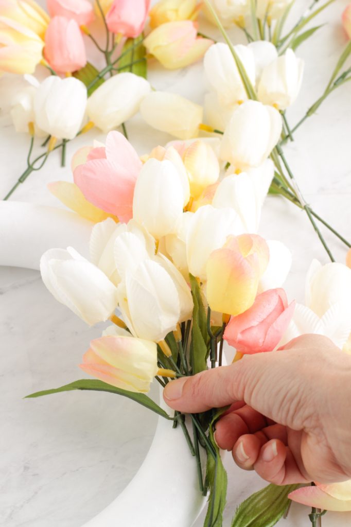 easy spring tulip wreath diy