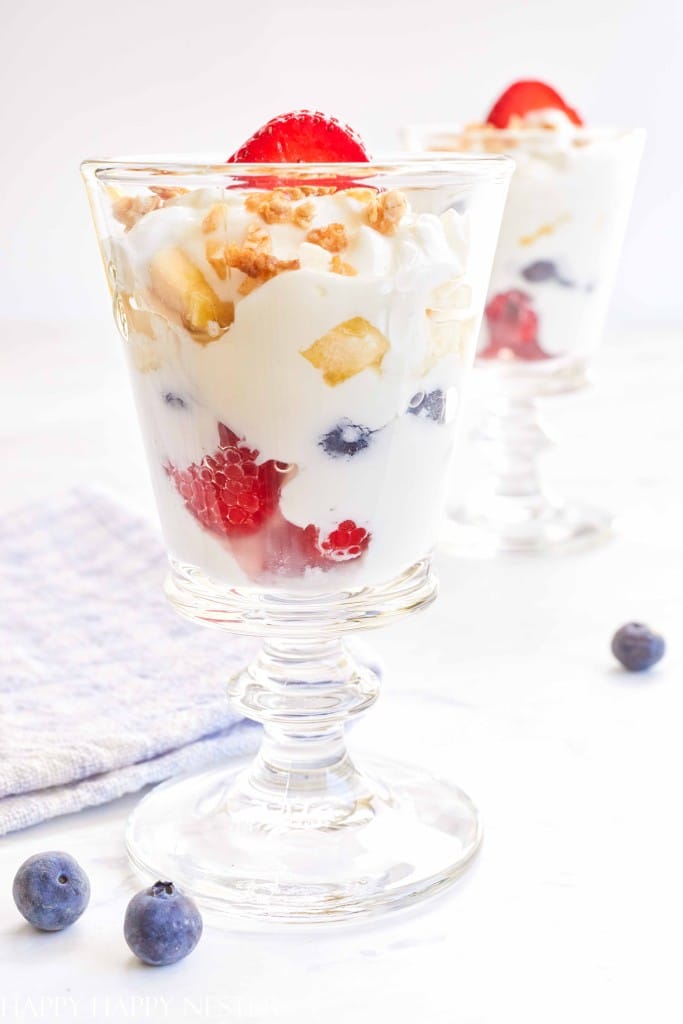 yogurt and fruit parfait