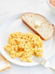 How to Make Creamy Scrambled Eggs