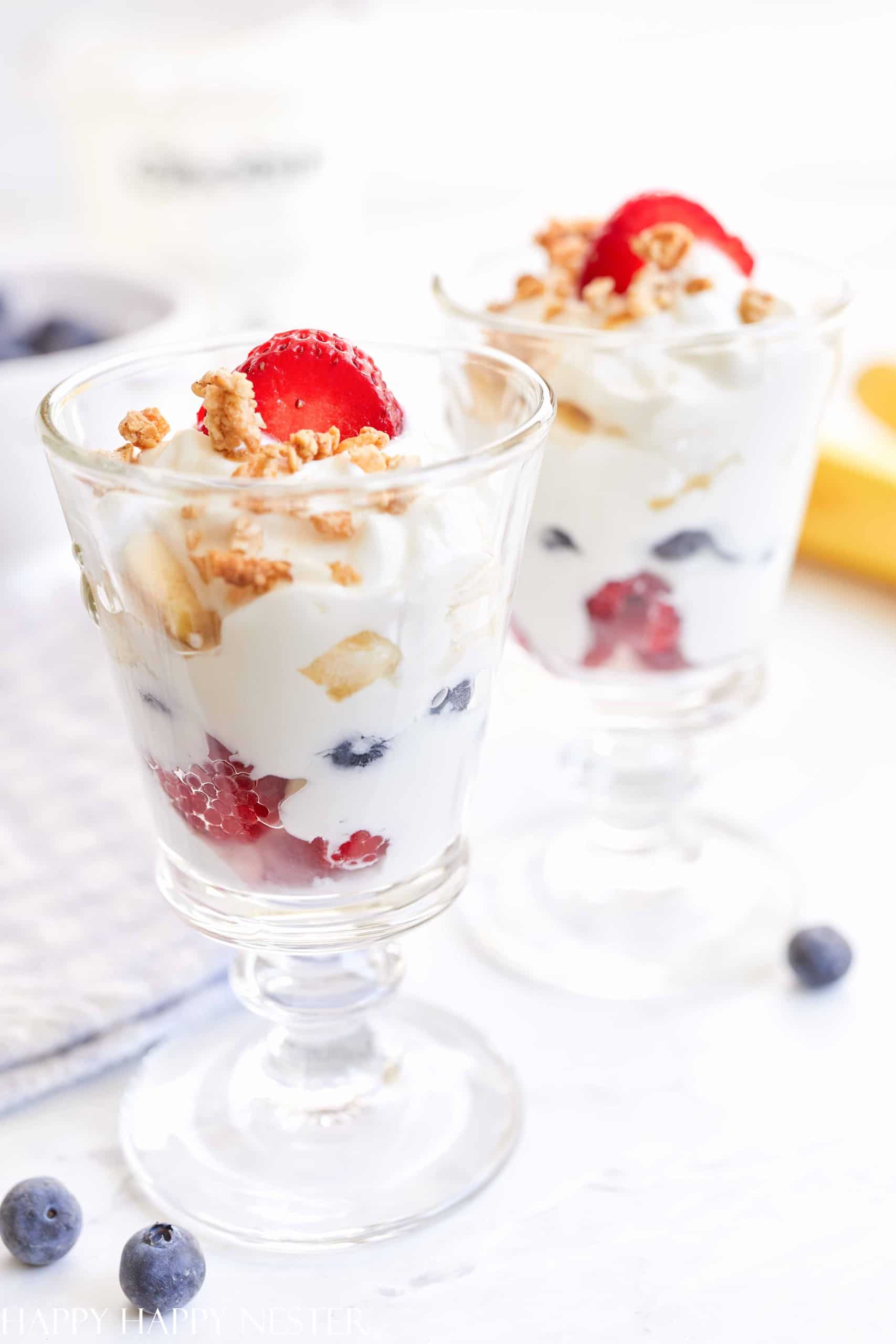 Breakfast Berry Yogurt Parfait – Ello