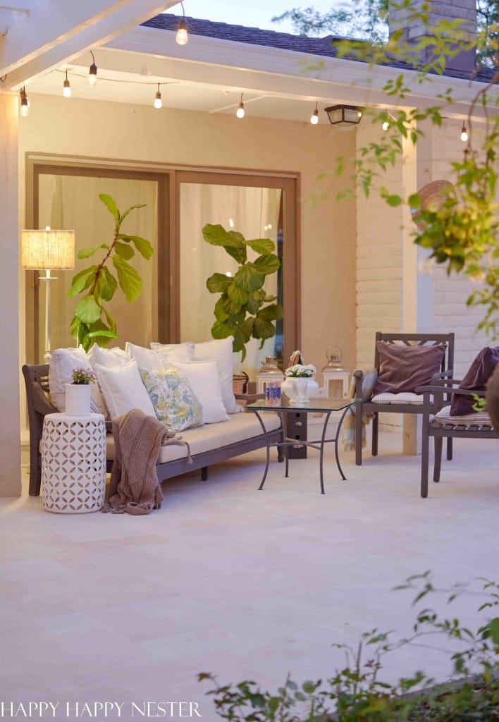 outdoor living space ideas on a budget