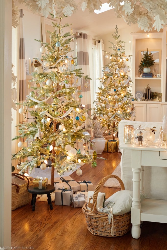 modern christmas tree decorating ideas 2022