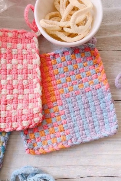 how to weave a potholder