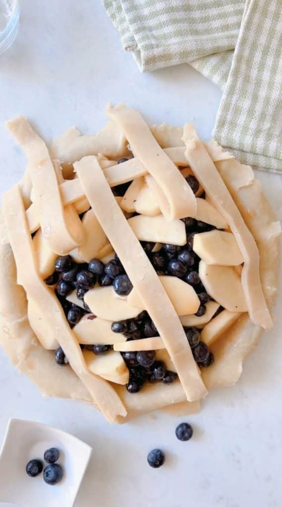 How to make a lattice crust for this apple blueberry pie recipe