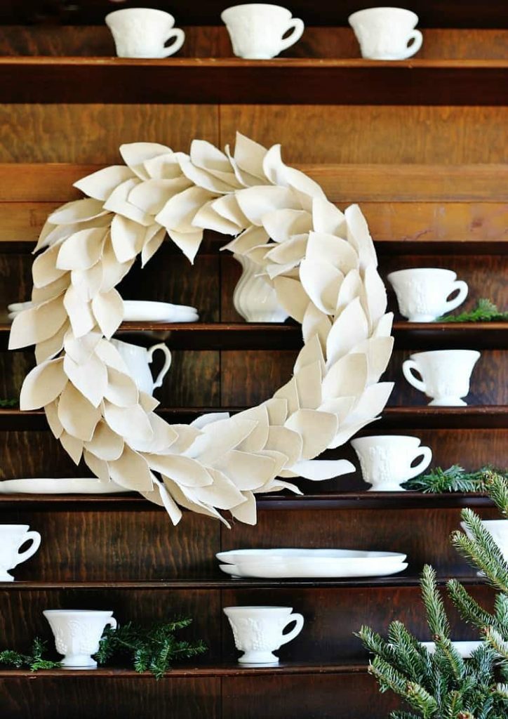 White Christmas Wreath Craft - MY 100 YEAR OLD HOME